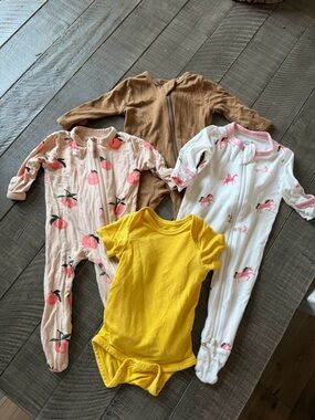 Kyte Baby NB Bundle –Unicorn + Peach + Coffee Footies + Pineapple Bodysuit – EUC